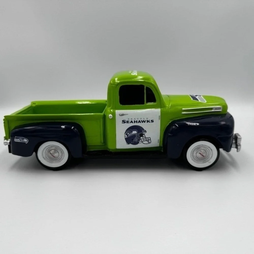 Limited Ed. Hamilton Collection SeattleSeahawks 1948 Ford Pickup Truck Sculpture